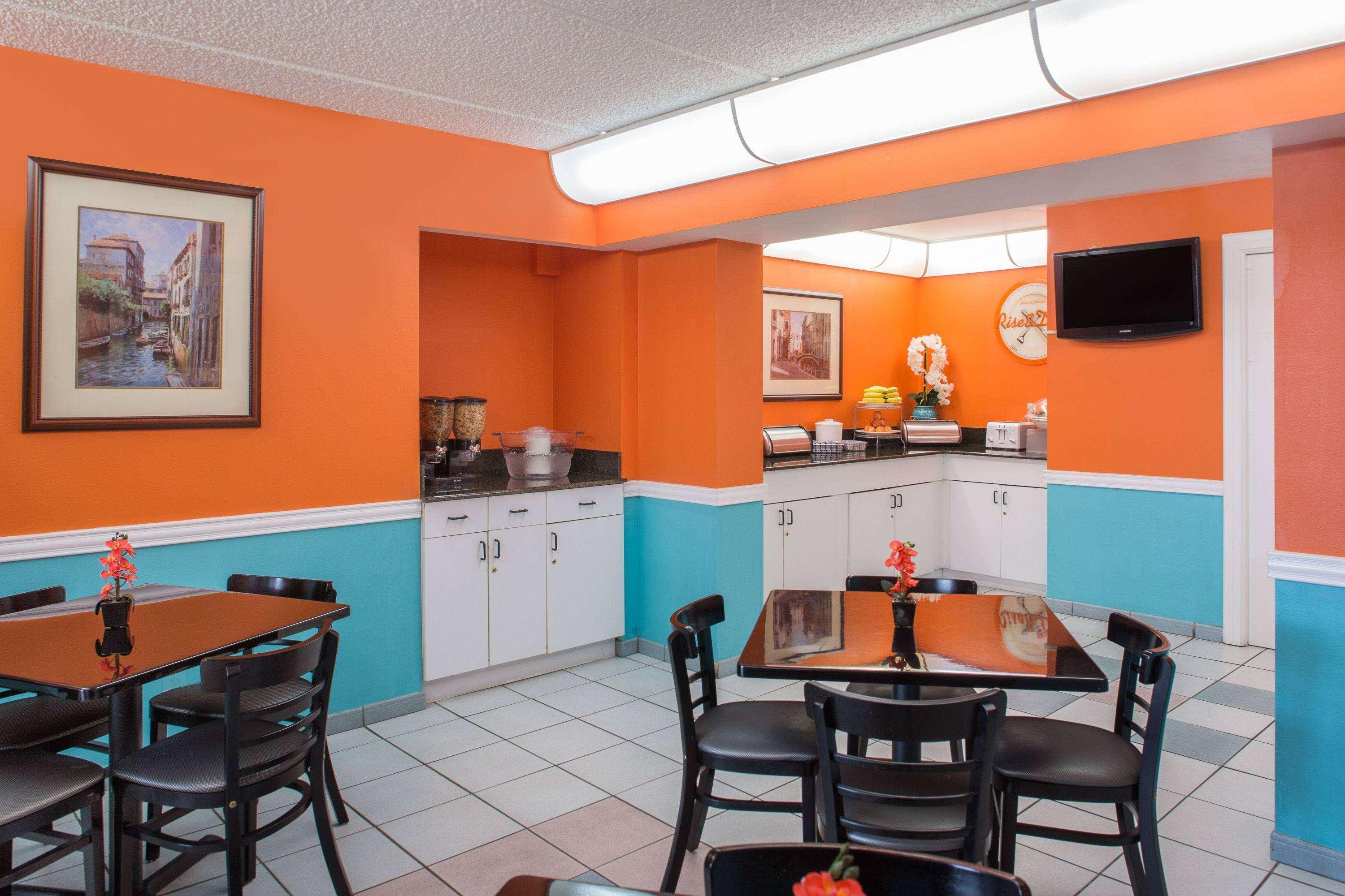 Howard Johnson By Wyndham Clearwater - Dunedin Bagian luar foto
