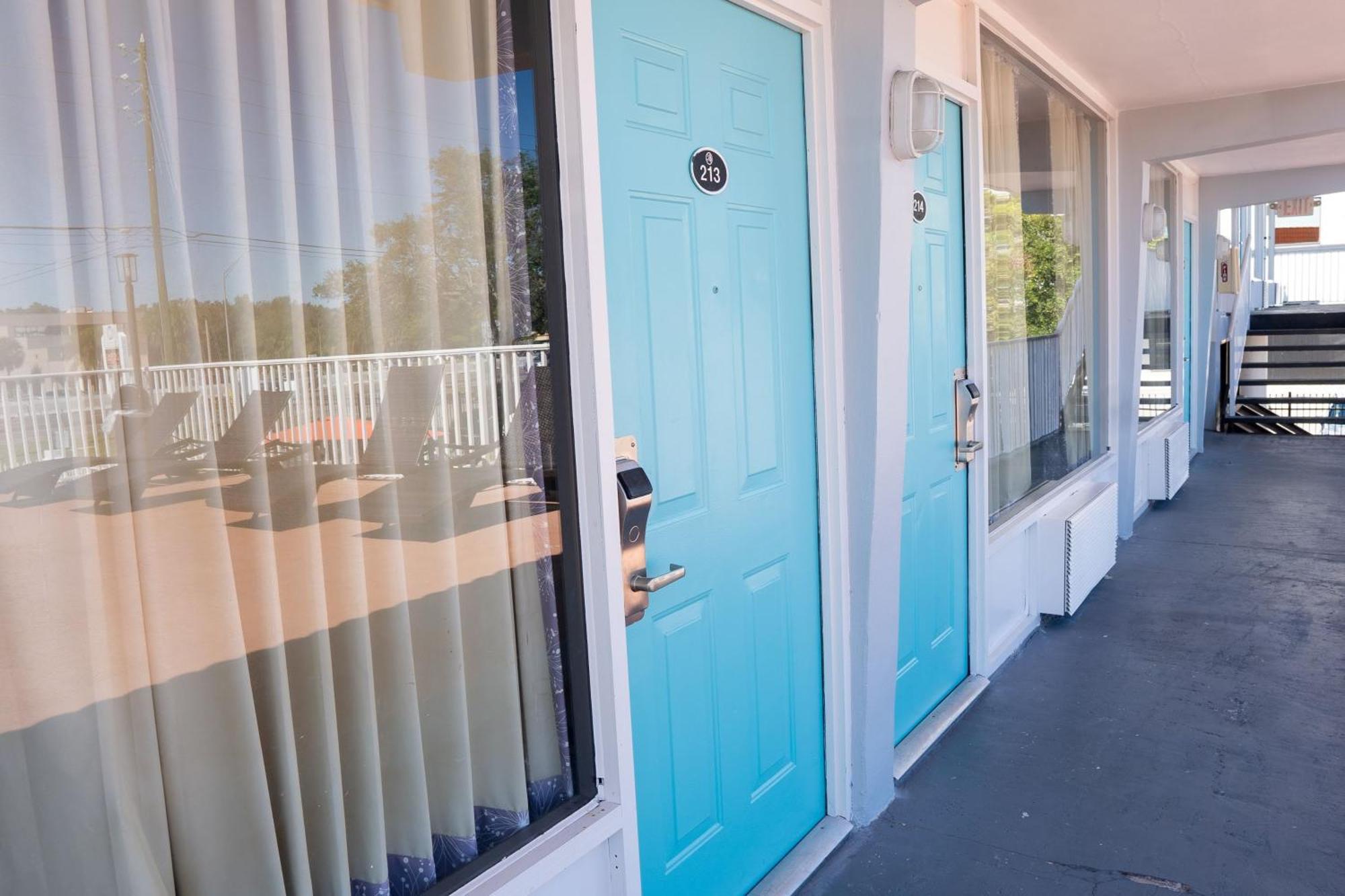 Howard Johnson By Wyndham Clearwater - Dunedin Bagian luar foto