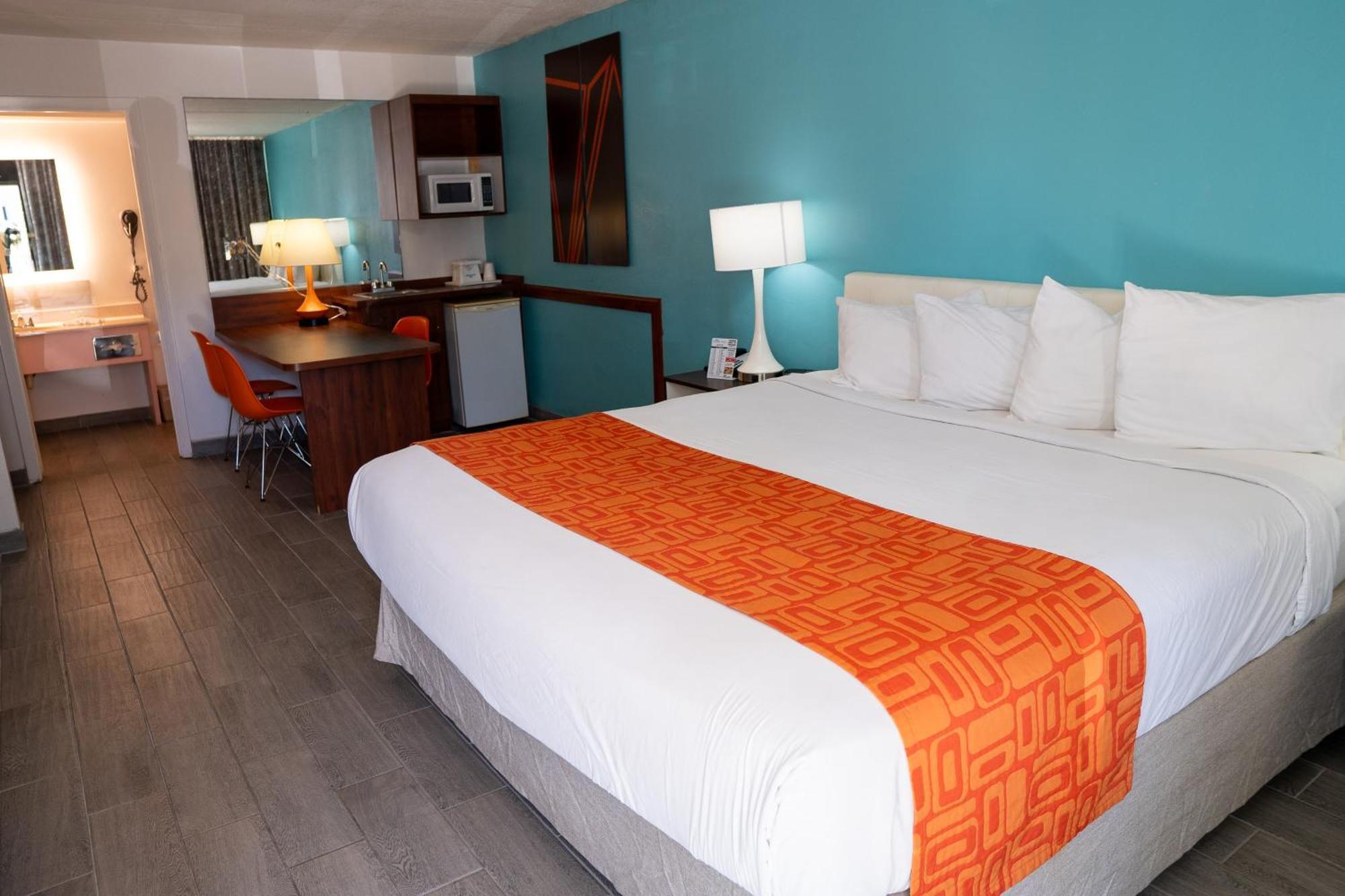 Howard Johnson By Wyndham Clearwater - Dunedin Bagian luar foto