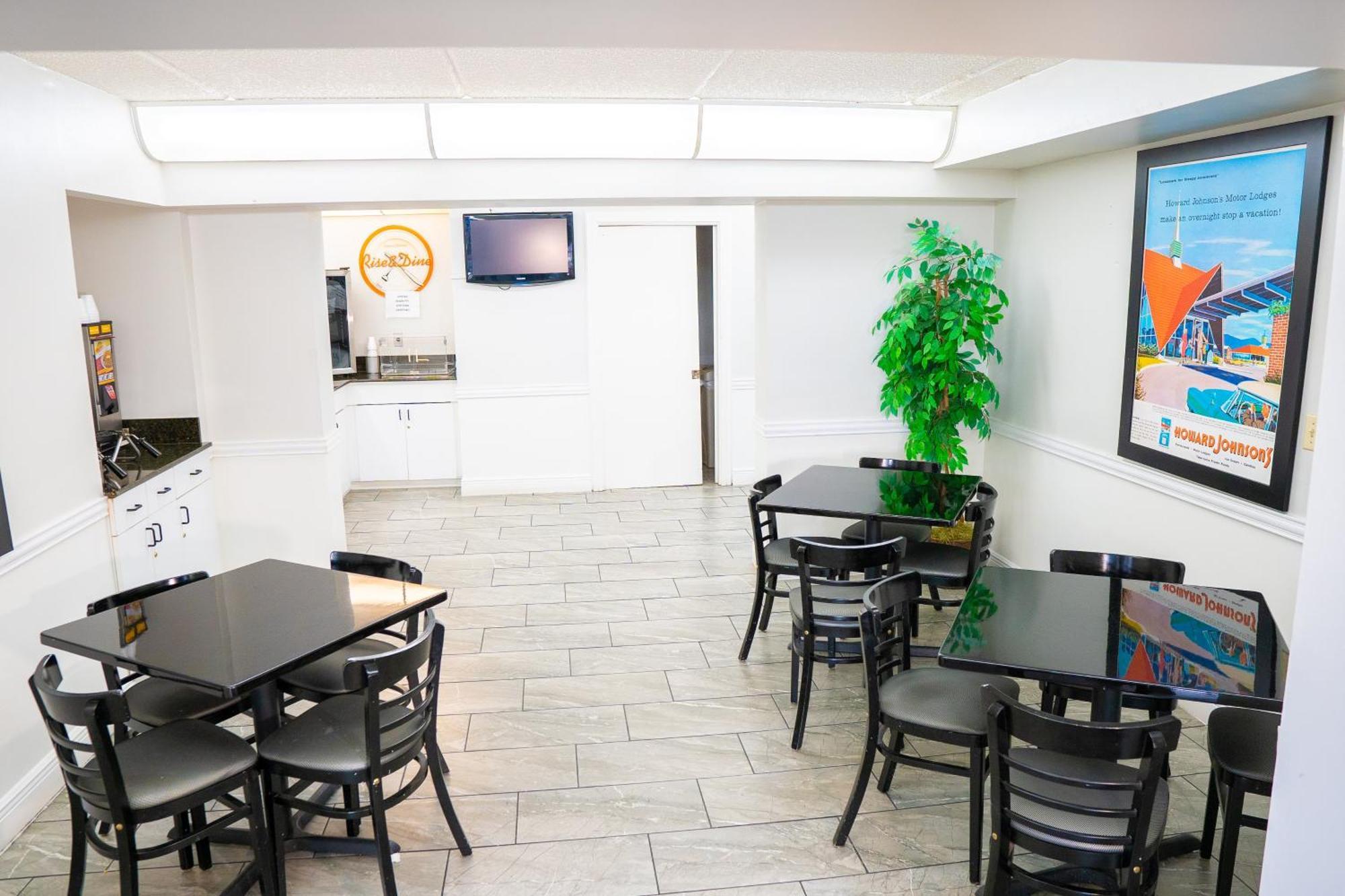 Howard Johnson By Wyndham Clearwater - Dunedin Bagian luar foto